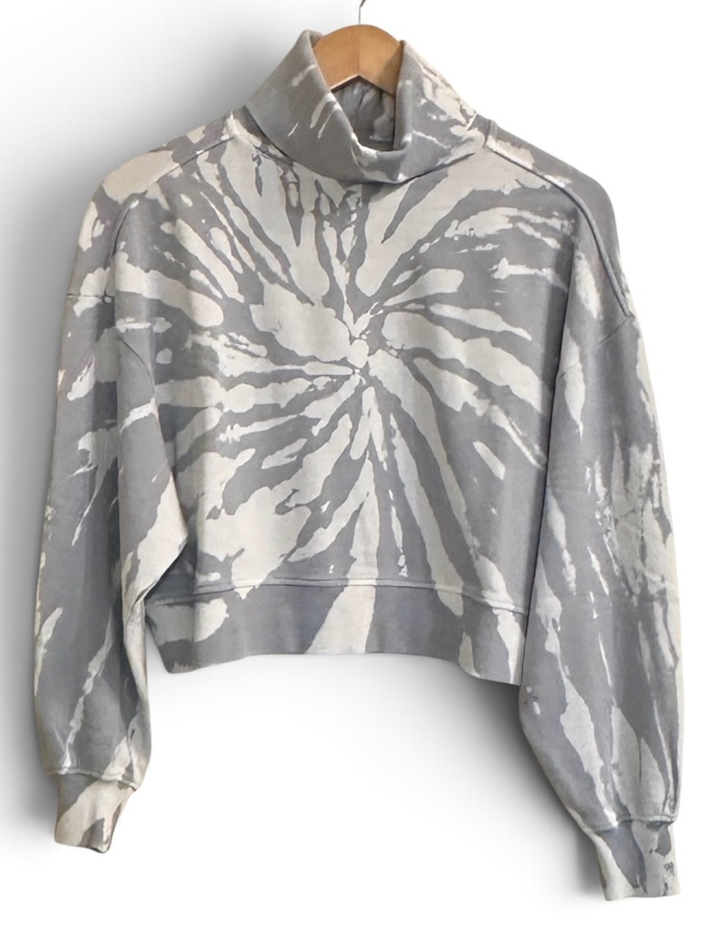 525 America Gray & White Tie-Dye Turtleneck Cropped Sweatshirt